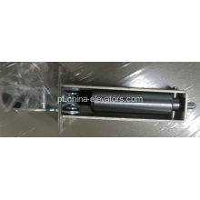 Porta mais perto para a porta do balanço do elevador doméstico